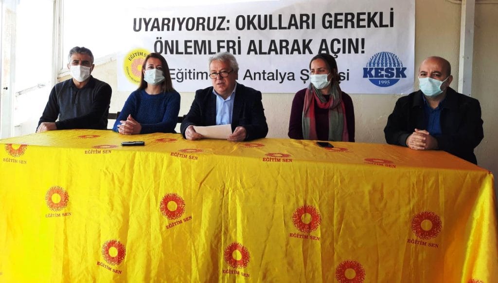 UYARIYORUZ: OKULLARI GEREKLİ ÖNLEMLERİ ALARAK AÇIN!