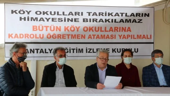 Köy Okulları Tarikatların Himayesine Bırakılamaz!