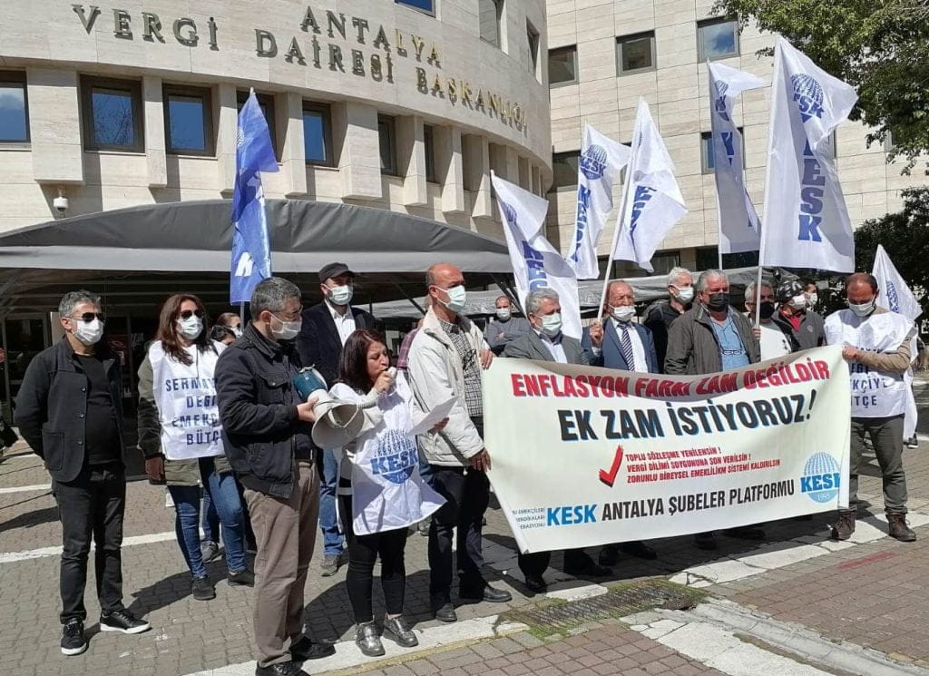 İNSANCA YAŞAMAYA YETECEK MAAŞ HEPİMİZİN HAKKIDIR