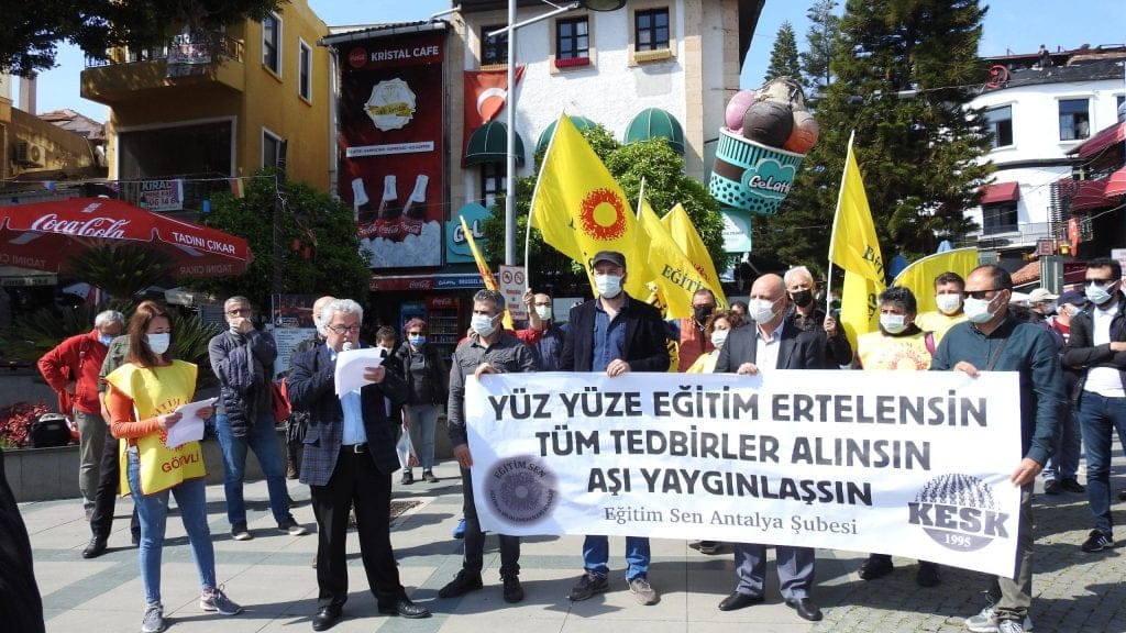 YÜZ YÜZE EĞİTİM ERTELENSİN, AŞI YAYGINLAŞSIN, TÜM TEDBİRLER ALINSIN