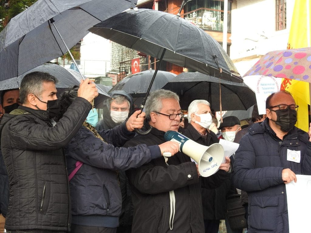 ÖĞRETMENLİK MESLEK KANUNU TASARISI GERİ ÇEKİLMELİ,  TALEPLERİMİZ MUTLAKA DİKKATE ALINMALIDIR!