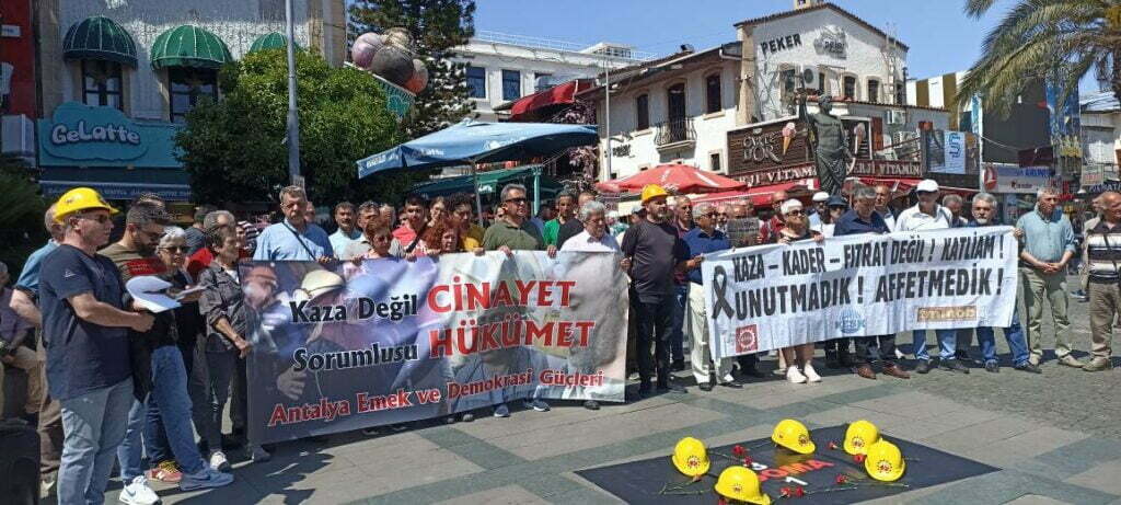 SOMA MADEN KATLİAMINI UNUTMAYACAĞIZ!