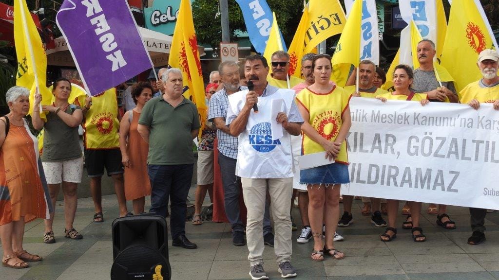 ÖMK GERİ ÇEKİLSİN! YASAKLAMA VE ENGELLEMELER KALDIRILSIN!